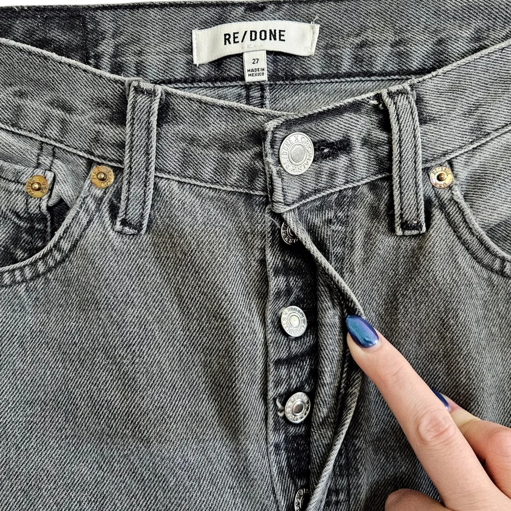RE/DONE 90s High Rise Loose Jeans in Vintage Ash Grey - Picture 7 of 11
